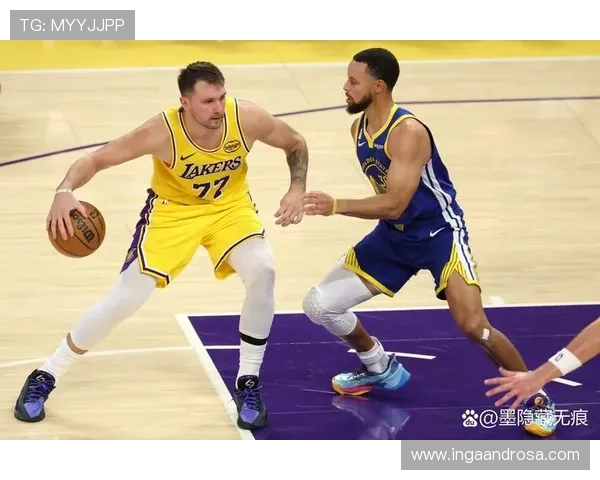 东契奇51分三双率湖人升第三